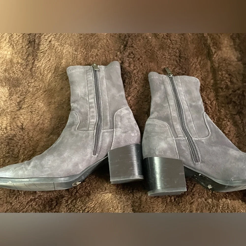 Aquatalia Women's Gray Suede Ankle Boots - Classic Zip Closure Block Heel